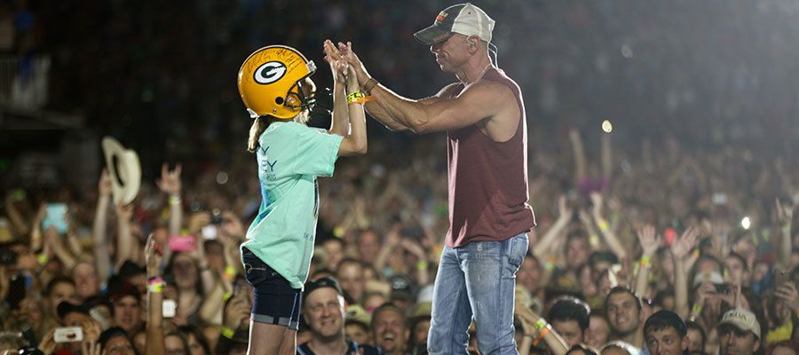 Kenny Tackles Lambeau Field