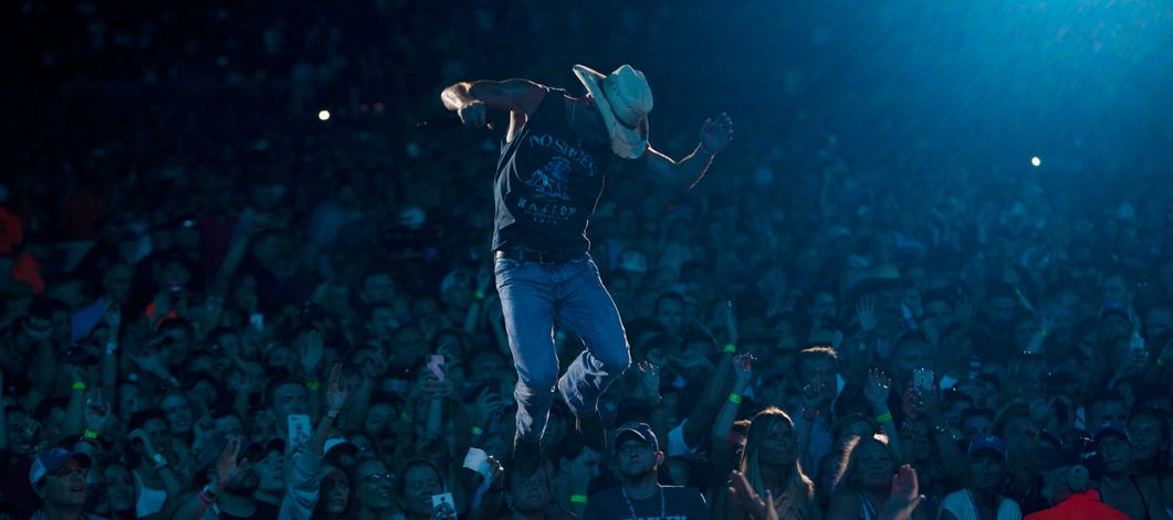 KENNY CLOSES 2018 TRIP AROUND THE SUN TOUR IN BOSTON