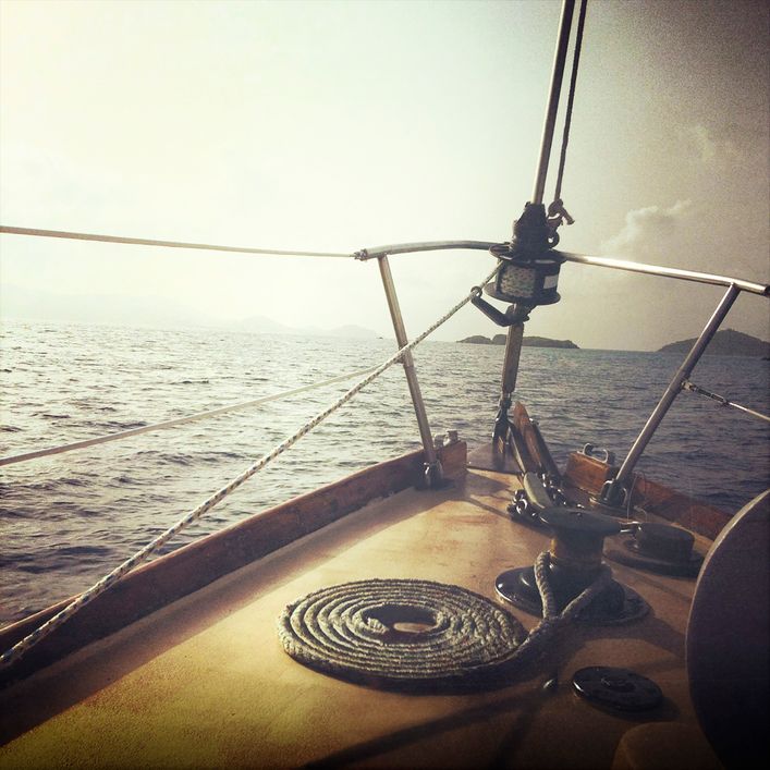 KENNY DIGS INTO HEMINGWAY ON NEW SONG GUYS NAMED CAPTAIN