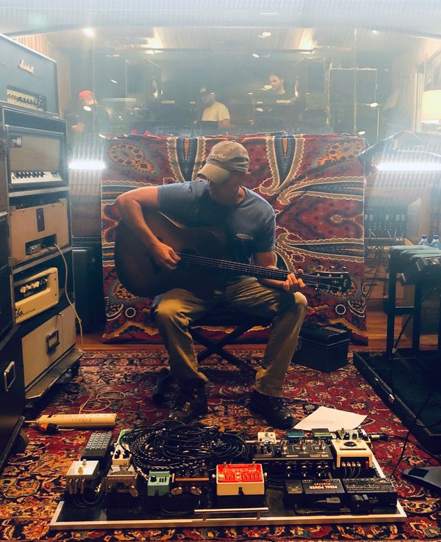 Kenny  Goes To No Shoes Nation for New Record