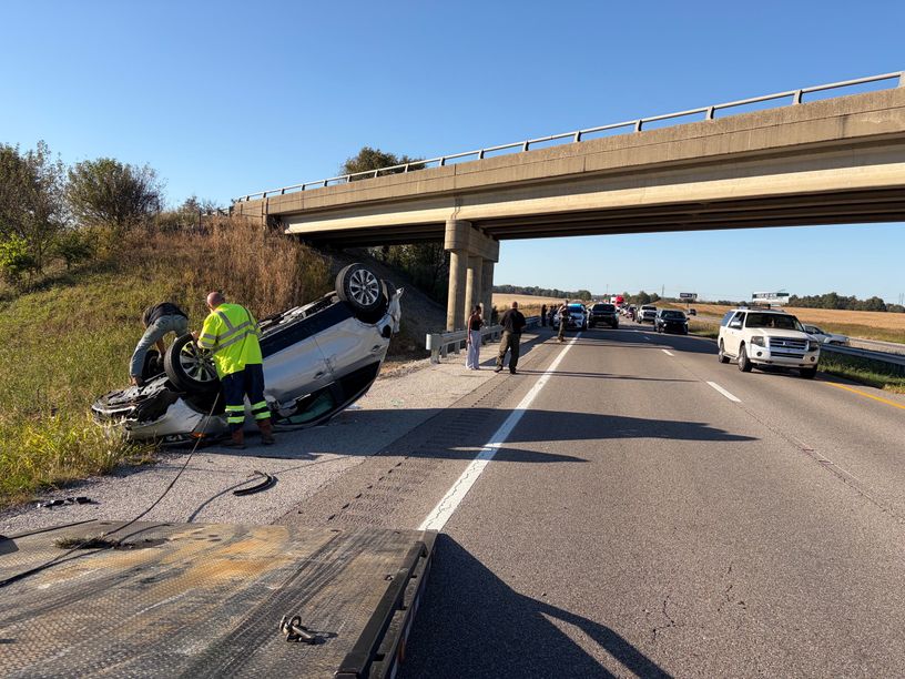 Three-Vehicle Crash on I-165 in Daviess County Sends SUV Rolling Over