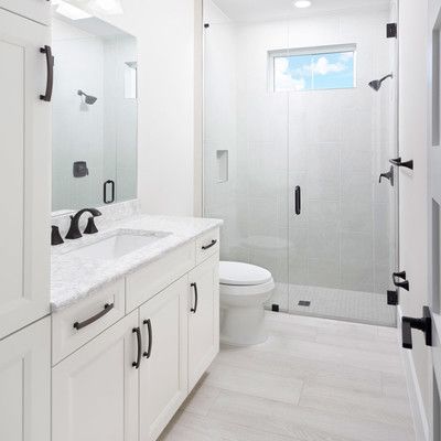 Grand_Wayfarer_Downstairs_Guest_Bath_RHP.jpg