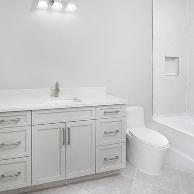 WEB Grand Mainsail Guest Bath_RHP.jpg