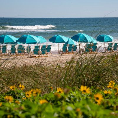 WEB_LMD_Beach_Chairs_by_Rob_Harris_1937_web.jpg