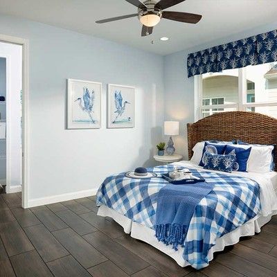 Bedroom with king size bed