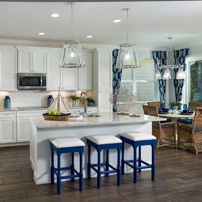 Large kitchen with breakfast bar