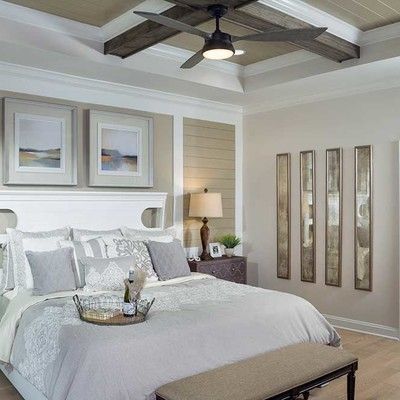 Bedroom with king size bed