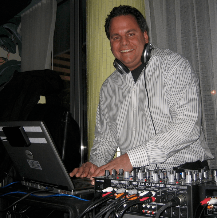 1:00-7:00pm : DJ Ahmed Kahn