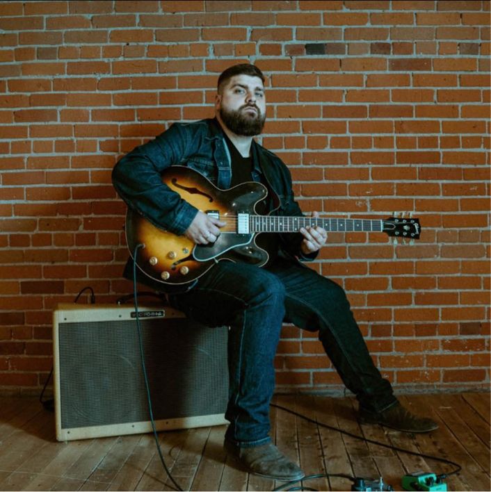 10:00pm-2:00am : Dylan Farrell