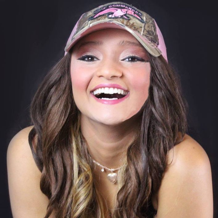 8:00pm : Jada Vance