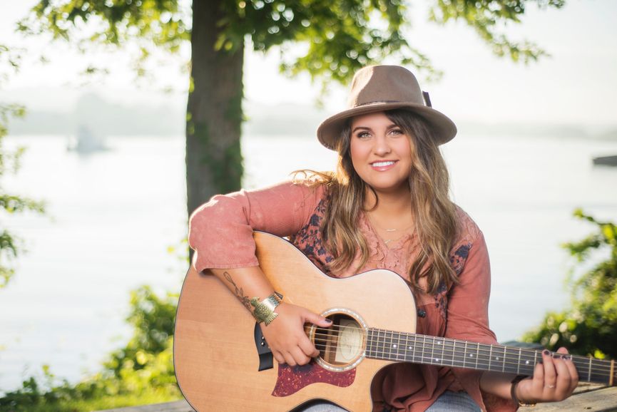 7:45-11:45pm : Taylor Dye Duo