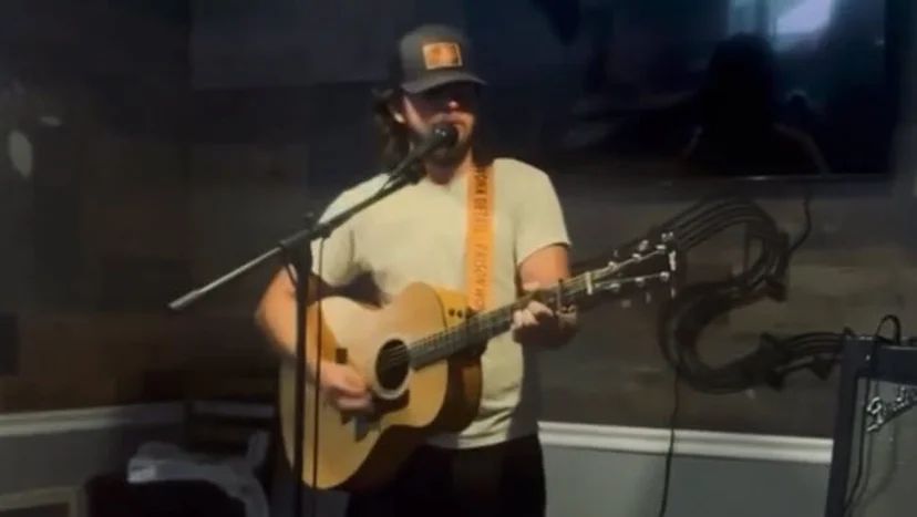 6:00-9:00pm : Austin Floyd