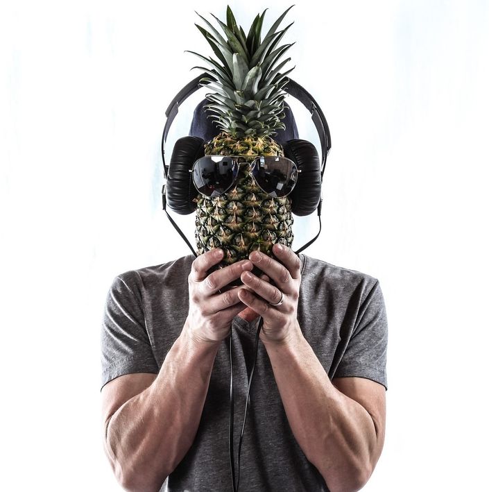6:00-9:00pm : Guest DJ