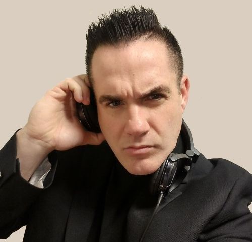 8pm-2am : DJ Rockstar
