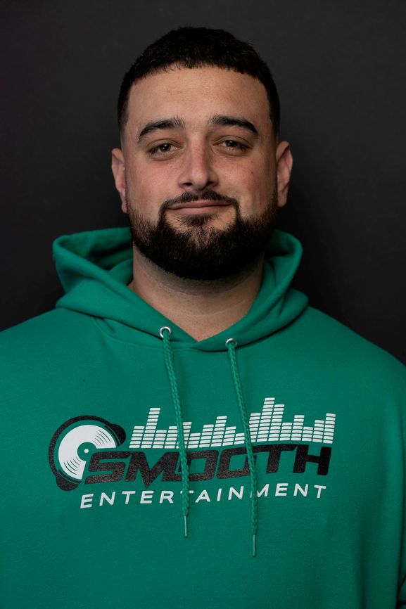 2:00-7:30pm : Dj Smooth