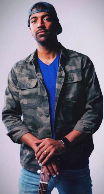 7pm-11pm : Daniel Bell