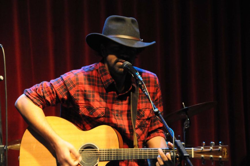 7pm-11pm : Daniel Bell