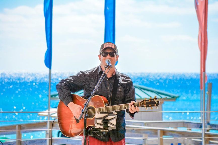 9:00pm : Jacob Mohr Duo