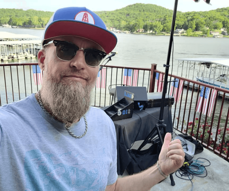LandShark Live at Tiki Hut featuring Art Bentley