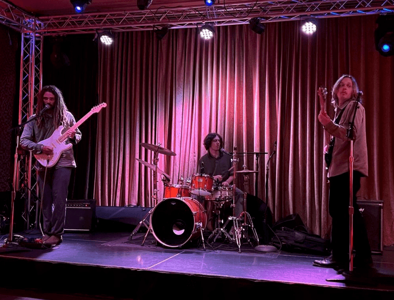 7:00-11:00pm Twisted Livin Band
