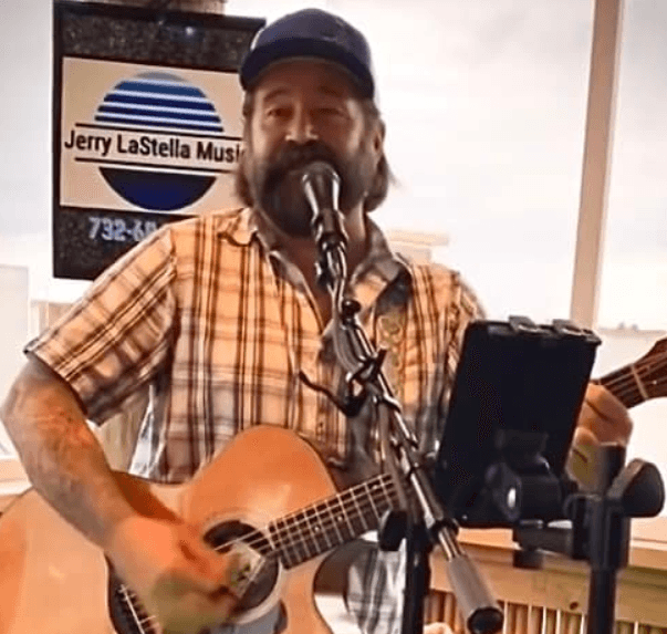 5:00-9:00pm : Jerry La Stella Duo