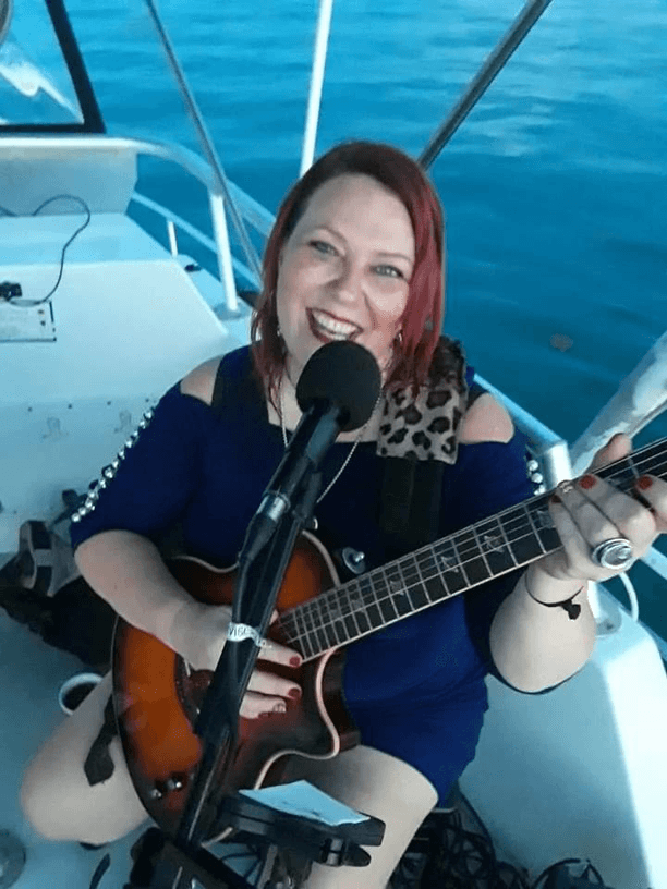 7:00-10:00pm : Michelle Dravis