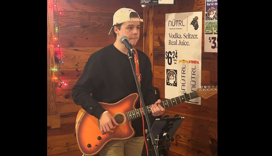 5:00pm-8:00pm : Andrew Porter