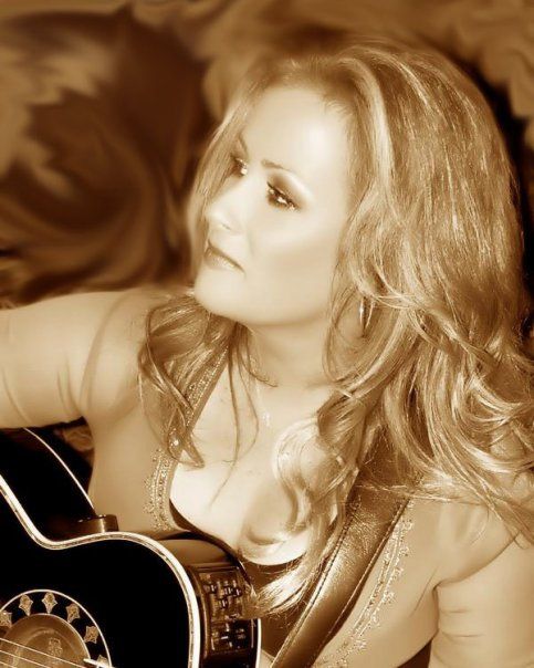 5:00-9:00pm : Patty Blee