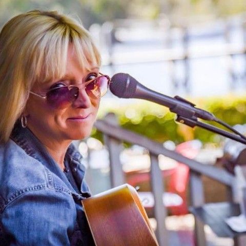 7:00-10:00pm : Cyndi Wheeler