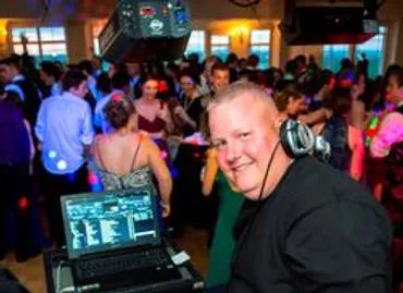 5:00-10:00pm : DJ Ron Ferrell