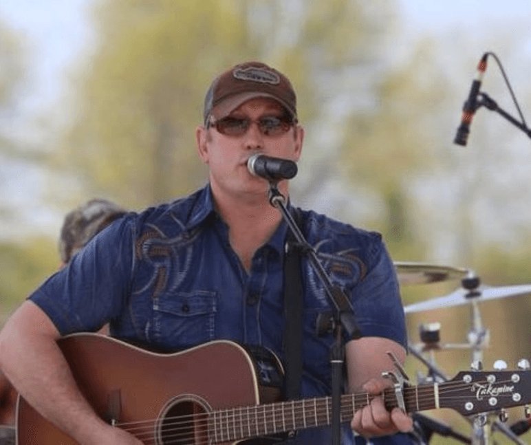 LandShark Live at Tiki Hut featuring Garry Lincoln