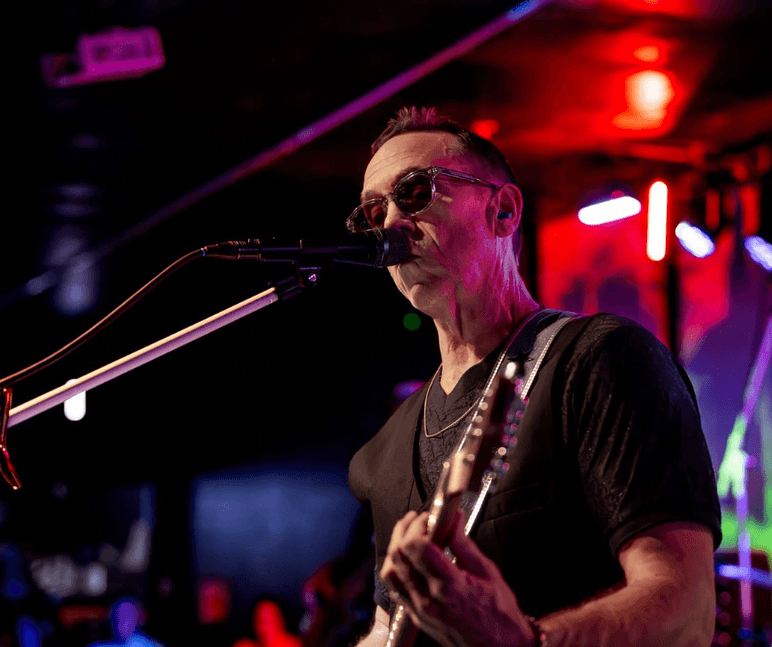 LandShark Live at Tiki Hut featuring Paul Thomlinson