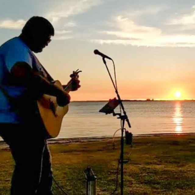 6:00-9:00pm : Mitch Edwards