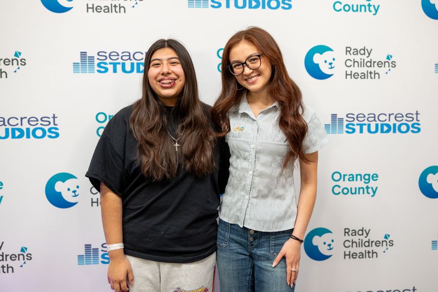 Anna Cathcart Brings XO, Kitty to Patients in Orange County!