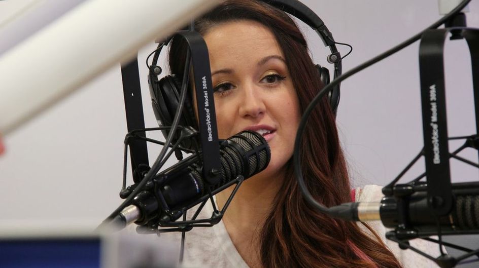 Britt Nicole Performs Gold At Seacrest Studios!