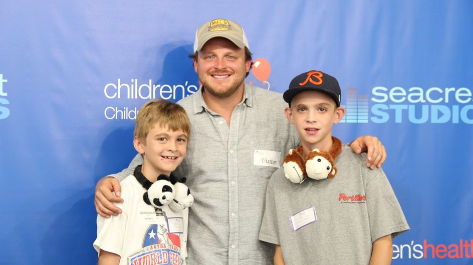County singer Josh Abbott makes new friends in Seacrest Studios Dallas