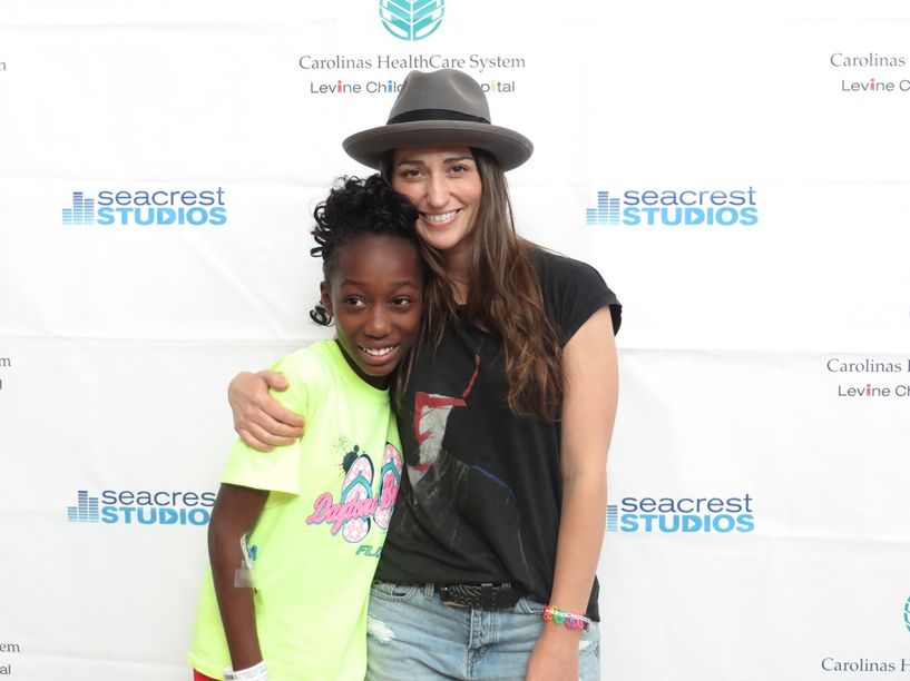 Sara Bareilles Makes Patients Feel BRAVE At Seacrest Studios!