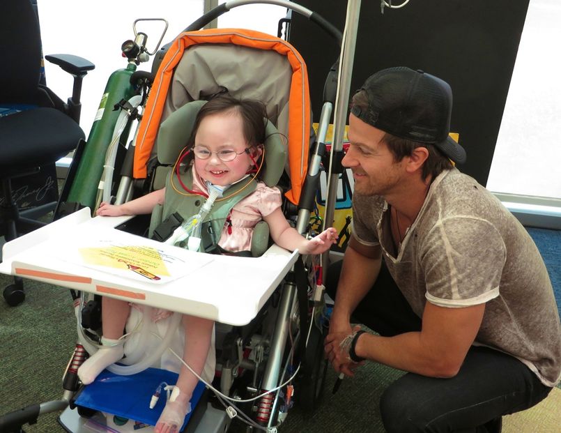 Kip Moore Talks Selfies & 'Somethin’ ‘Bout a Truck' At Seacrest Studios