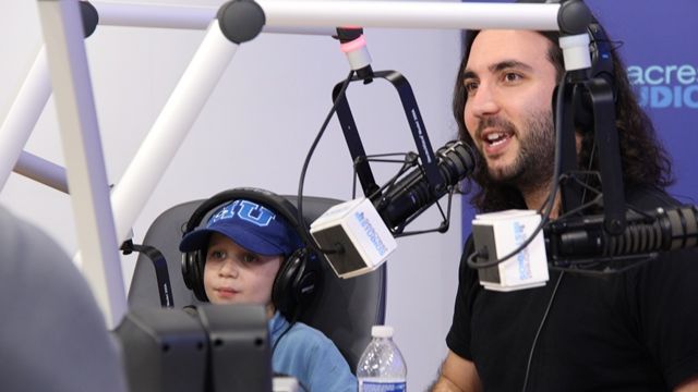 Ron Pope Talks To Patients About What Inspires Him