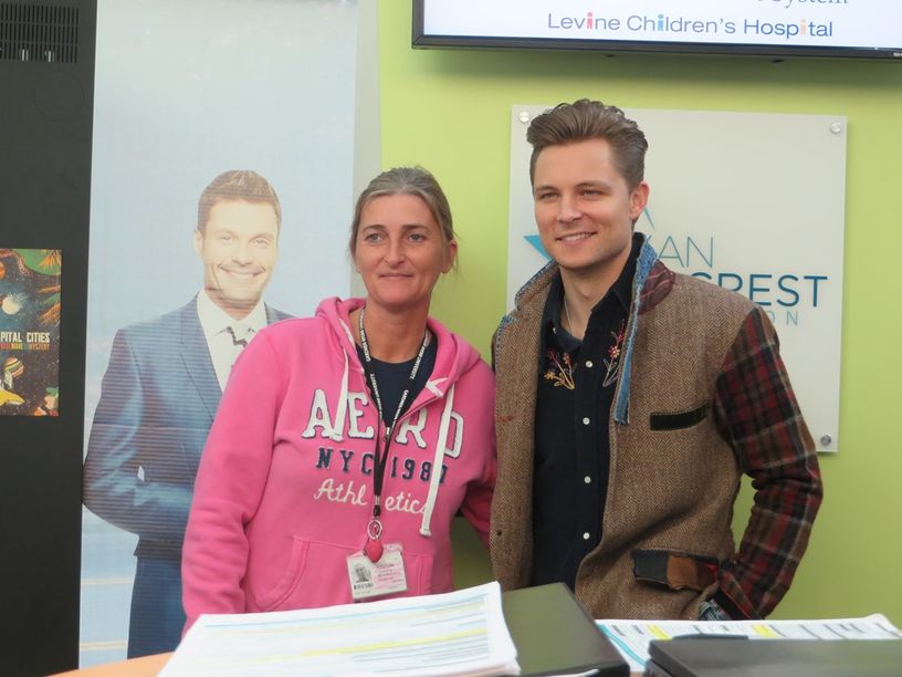 Frankie Ballard Talks About Seacrest Studios During Concert!