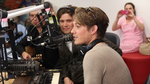 Hanson Brothers Bop Into Seacrest Studios In Dallas!