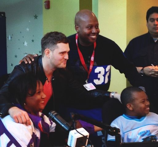 Michael Bublé spreads Sunshine at Seacrest Studios in Charlotte!
