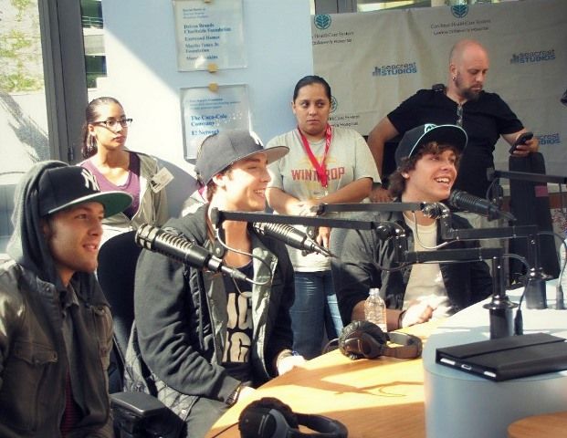 Emblem3 Performs "Chloe" At Seacrest Studios!