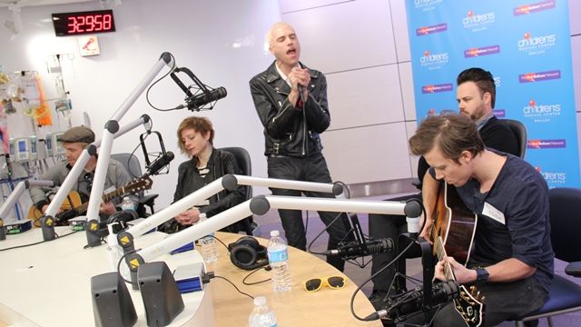 Neon Trees Sings Everybody Talks At Seacrest Studios!