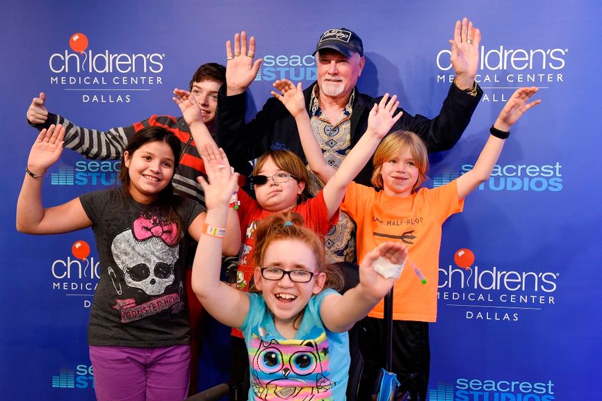Beach Boys Star Meets Young Fans In Seacrest Studios