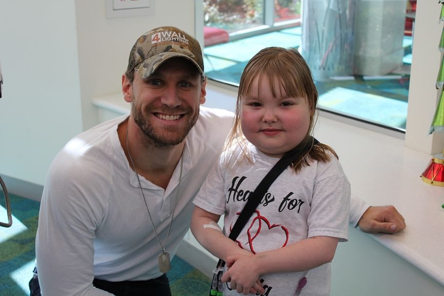 Chase Rice Makes Patients Smile At Seacrest Studios