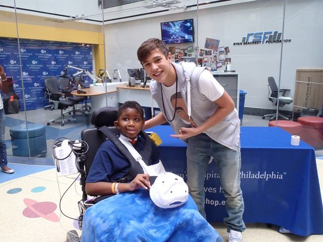 YouTube Sensation Austin Mahone Hangs Out In Studio At Childres Hospital of Philadelphia