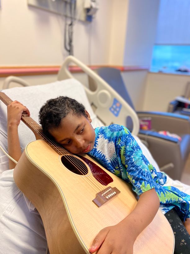 Gibson Gives: Inspiring Patients One Guitar At A Time