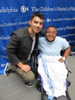 Joe Jonas Takes Break from Fast Life to Visit The Voice!