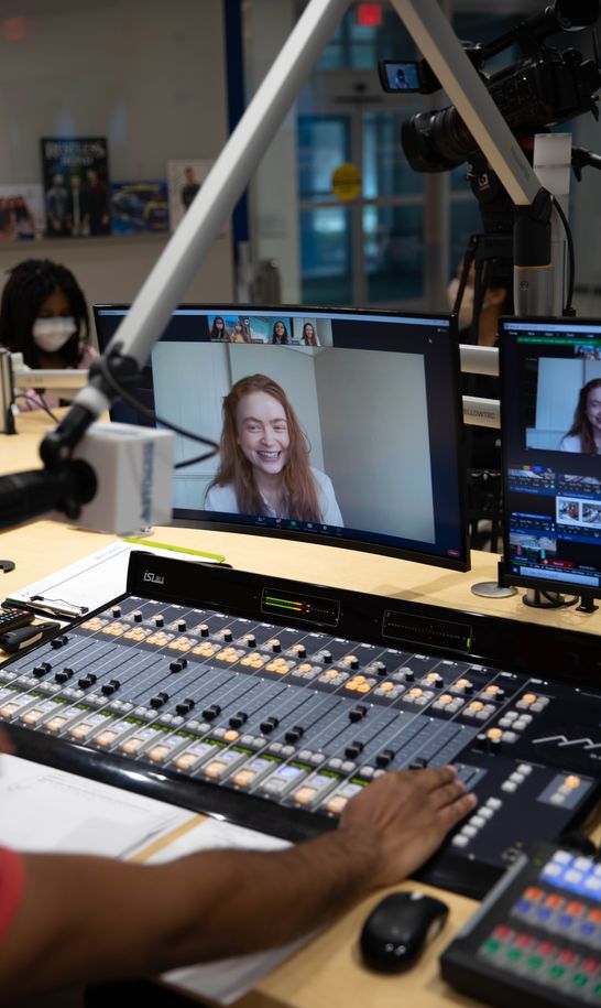 Sadie Sink talks Taylor Swift, Stranger Things and Mental Health in Seacrest Studios